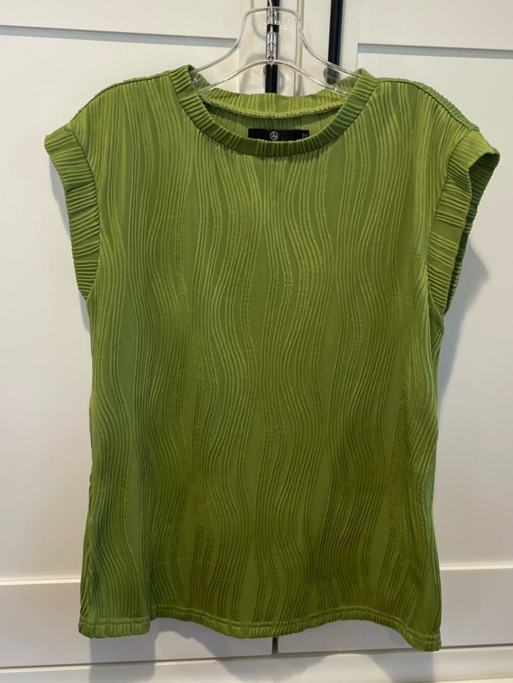 Cap Sleeved Green Textured Wave Top